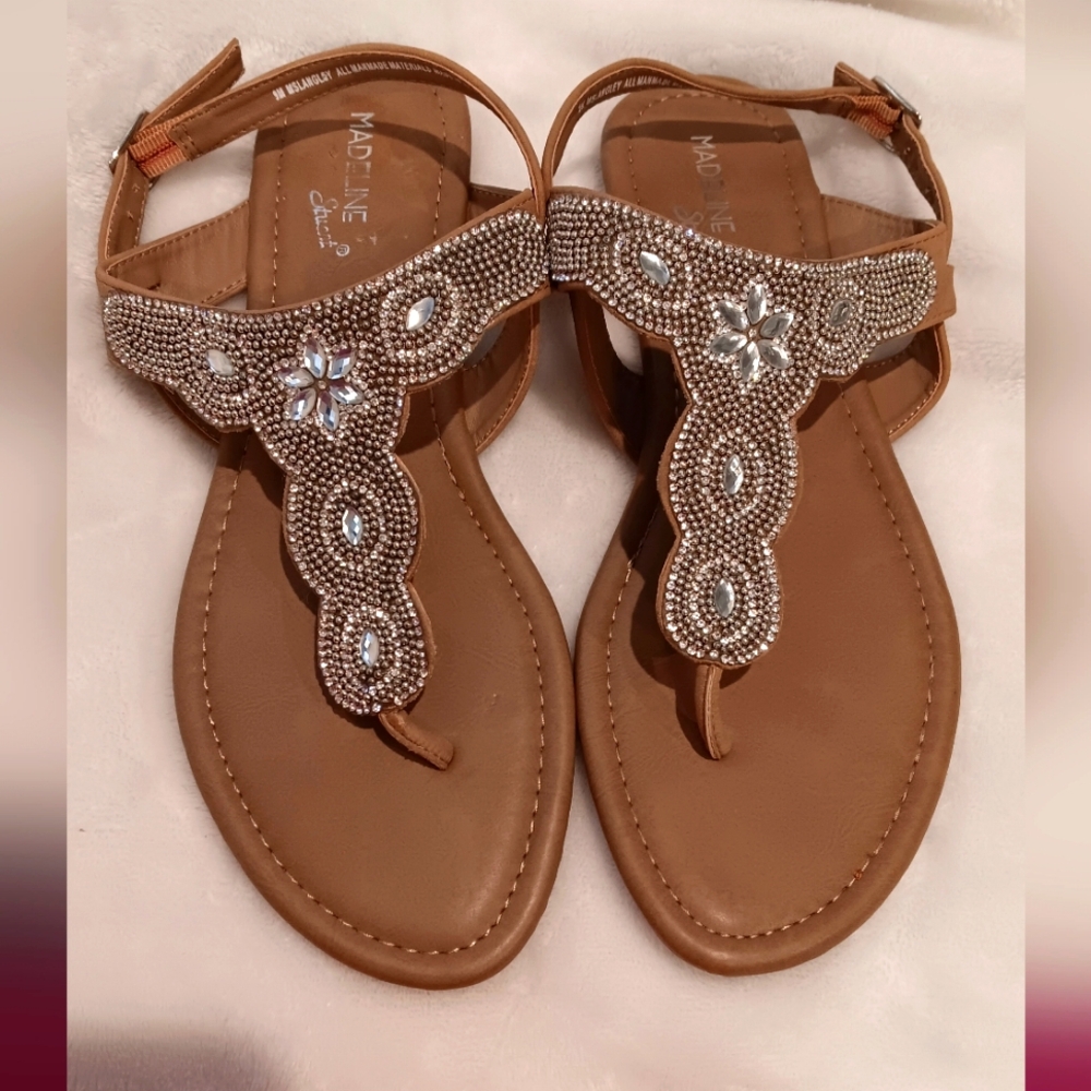 New Without Tags, Size 9m Rhinestone T-strap Dressy Sandals.